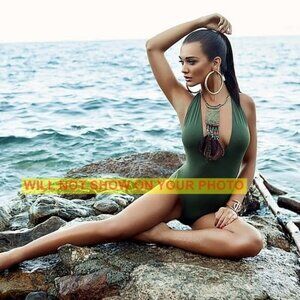 Photo Collectible Print 8x10 Model and Entertainer, Lovely Amy Jackson